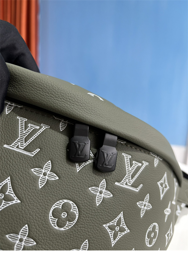 루이비통 디스커버리 범백 그린 쉐도우 모노그램 M12508