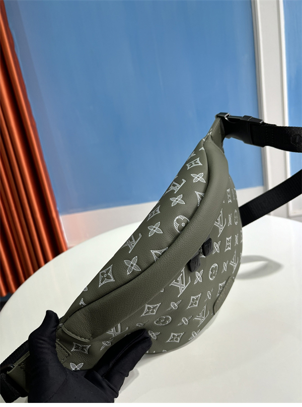 루이비통 디스커버리 범백 그린 쉐도우 모노그램 M12508