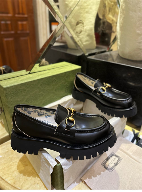 구찌 러그 솔 홀스빗 로퍼