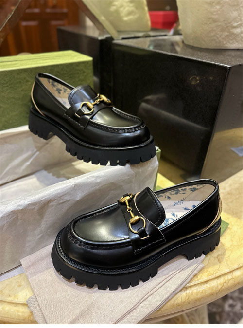 구찌 러그 솔 홀스빗 로퍼