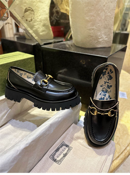 구찌 러그 솔 홀스빗 로퍼