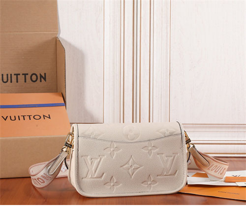 루이비통 다이앤 모노그램 앙프랭뜨 레더 숄더 겸 크로스백 M46388