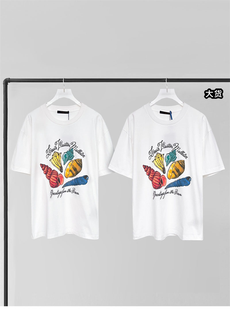 루이비통 로고 프린트 티셔츠 1AFR49