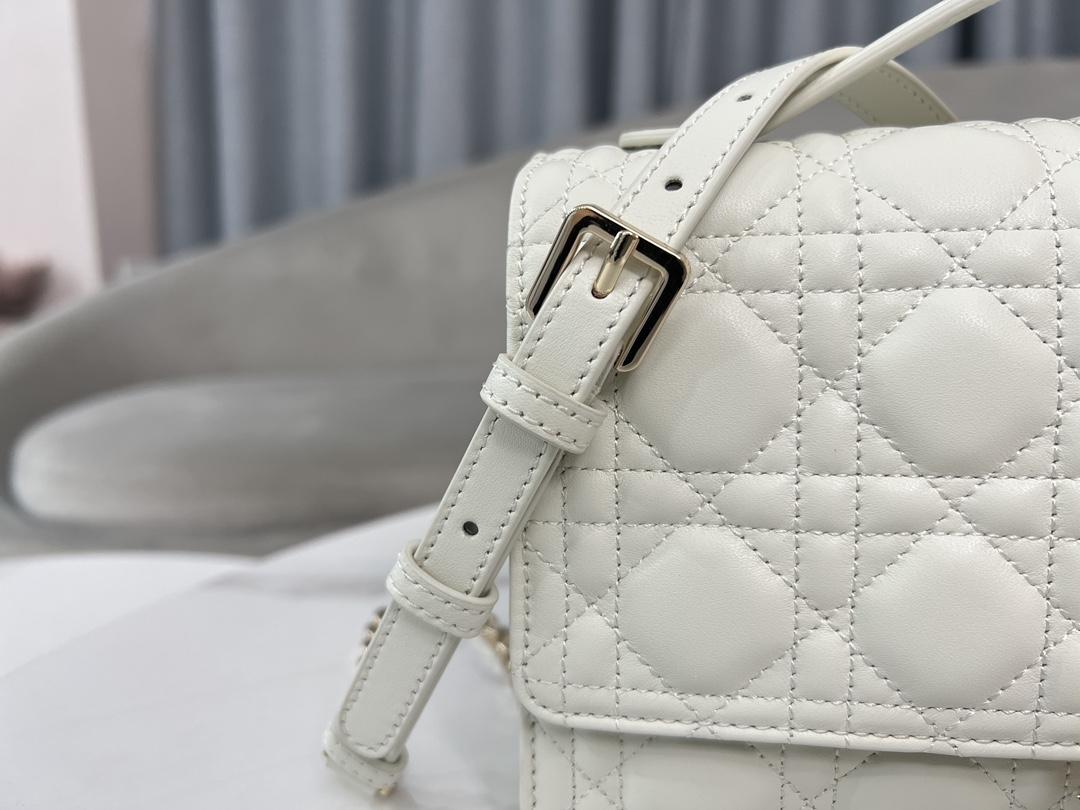 디올 Miss Dior Top Handle