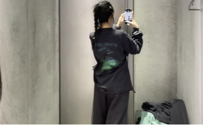 발렌시아가 DIY 임프린트 크롭 롱 슬리브