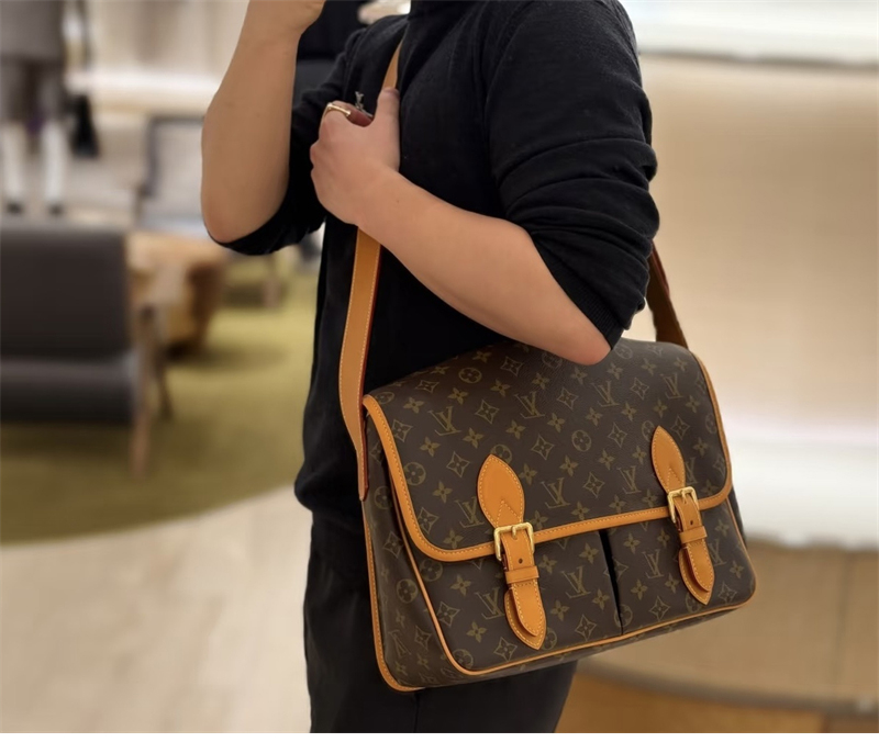 루이비통 사첼 메신져 백 모노그램 M14723