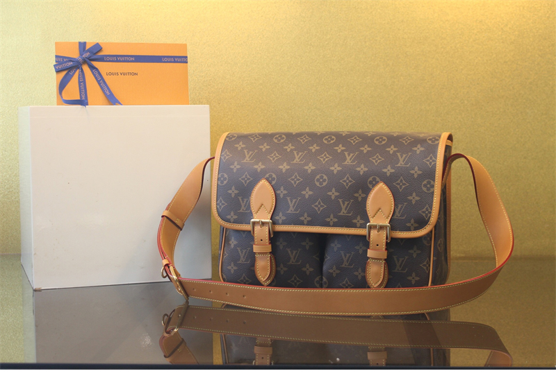 루이비통 사첼 메신져 백 모노그램 M14723