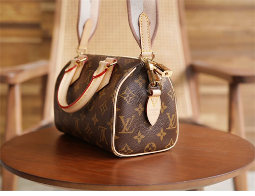 루이비통 스피디 반둘리에 20 토트백 M46222