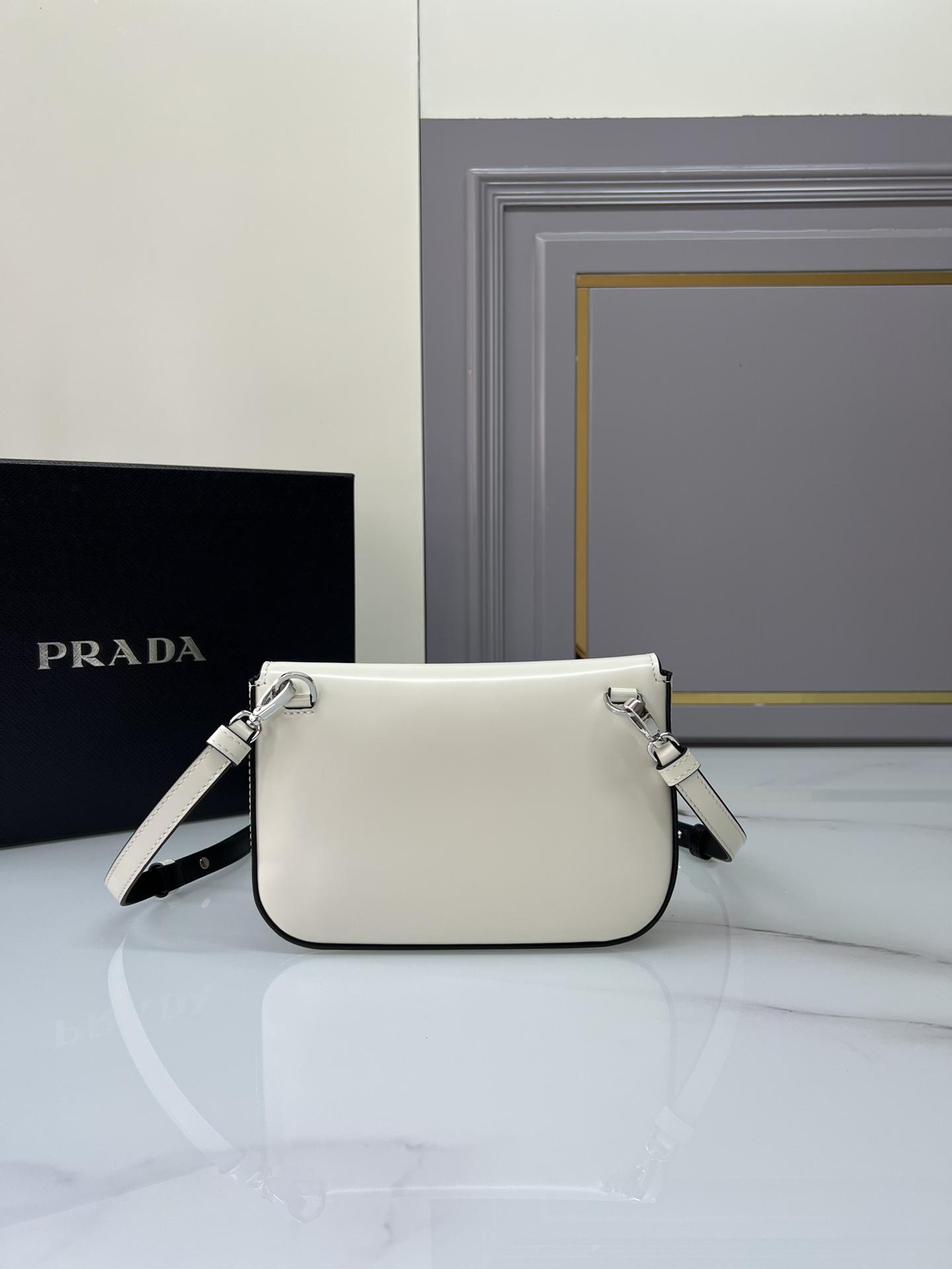 프라다 Brushed Leather Mini