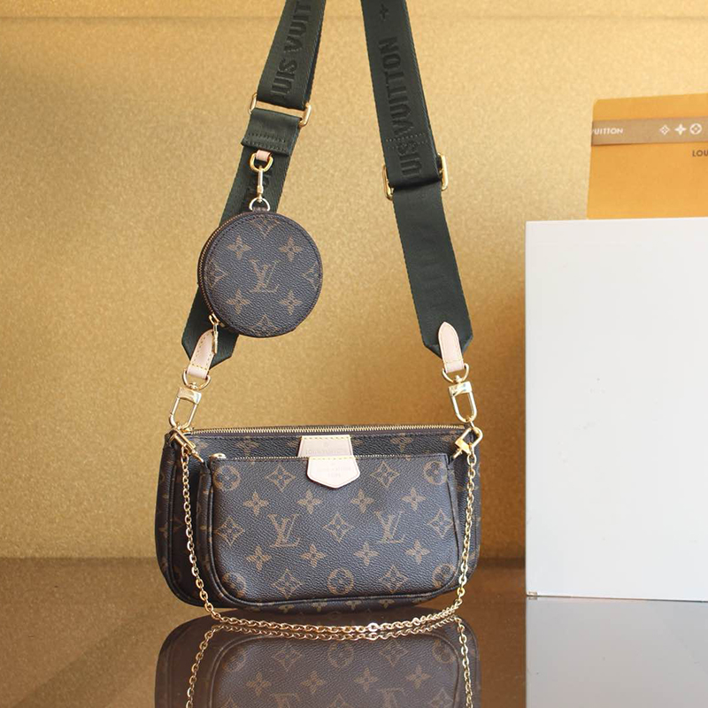 루이비통 멀티 포쉐트 악세수아 모노그램 M44813