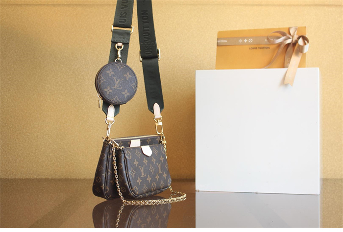 루이비통 멀티 포쉐트 악세수아 모노그램 M44813