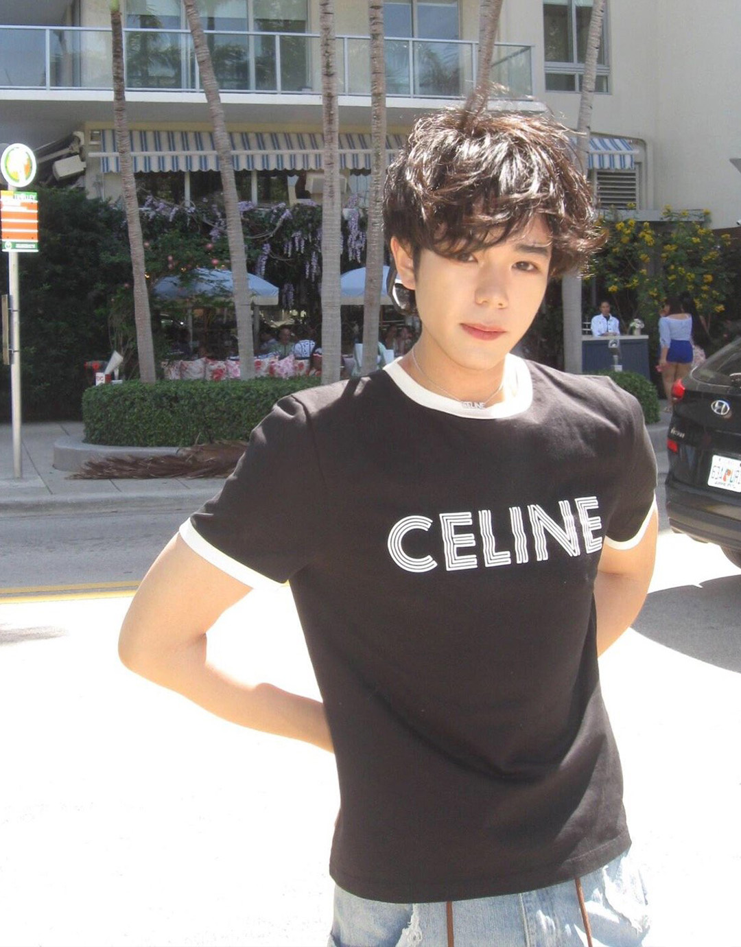 셀린느 23FW 로고 프린팅 반팔 티셔츠 “2COLOR”