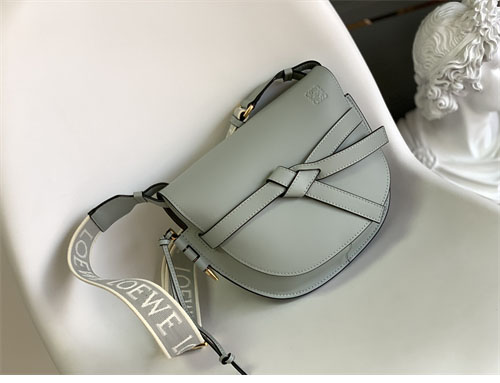 로에베 스몰 게이트백