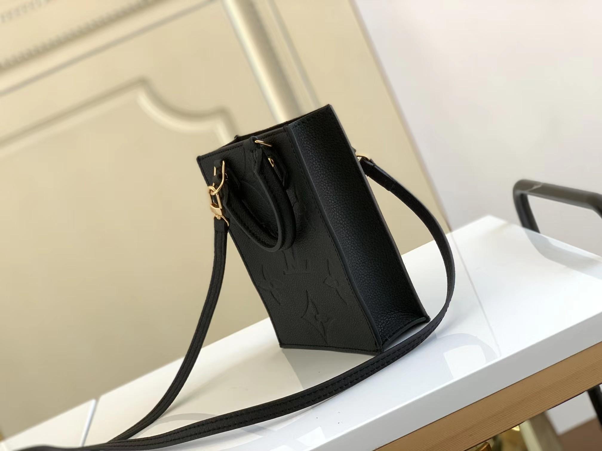 Louis Vuitton Petit Sac Plat
