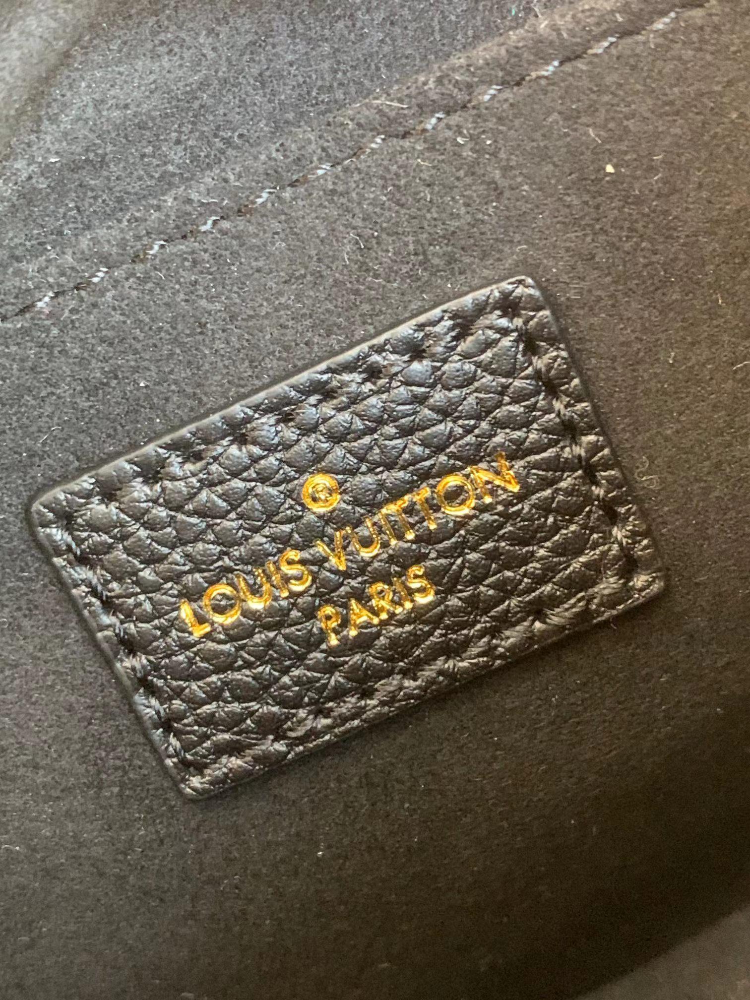 Louis Vuitton Petit Sac Plat