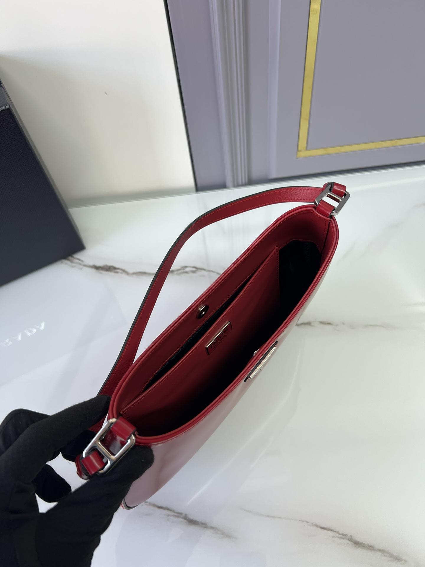 프라다 Cleo Brushed Leather Shoulder