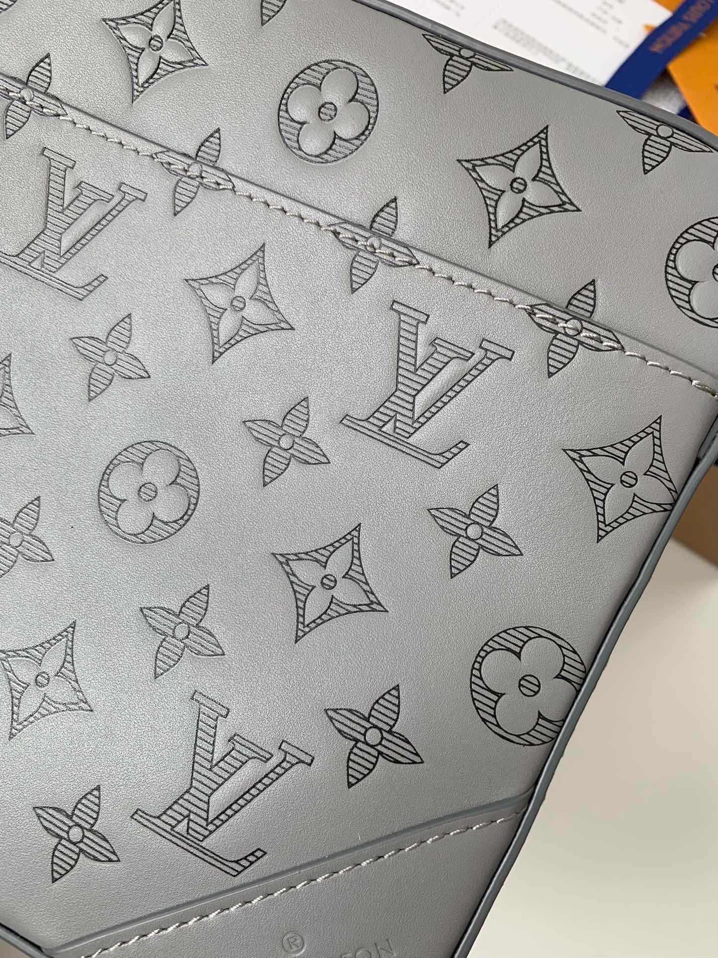 Louis Vuitton Duo Messenger