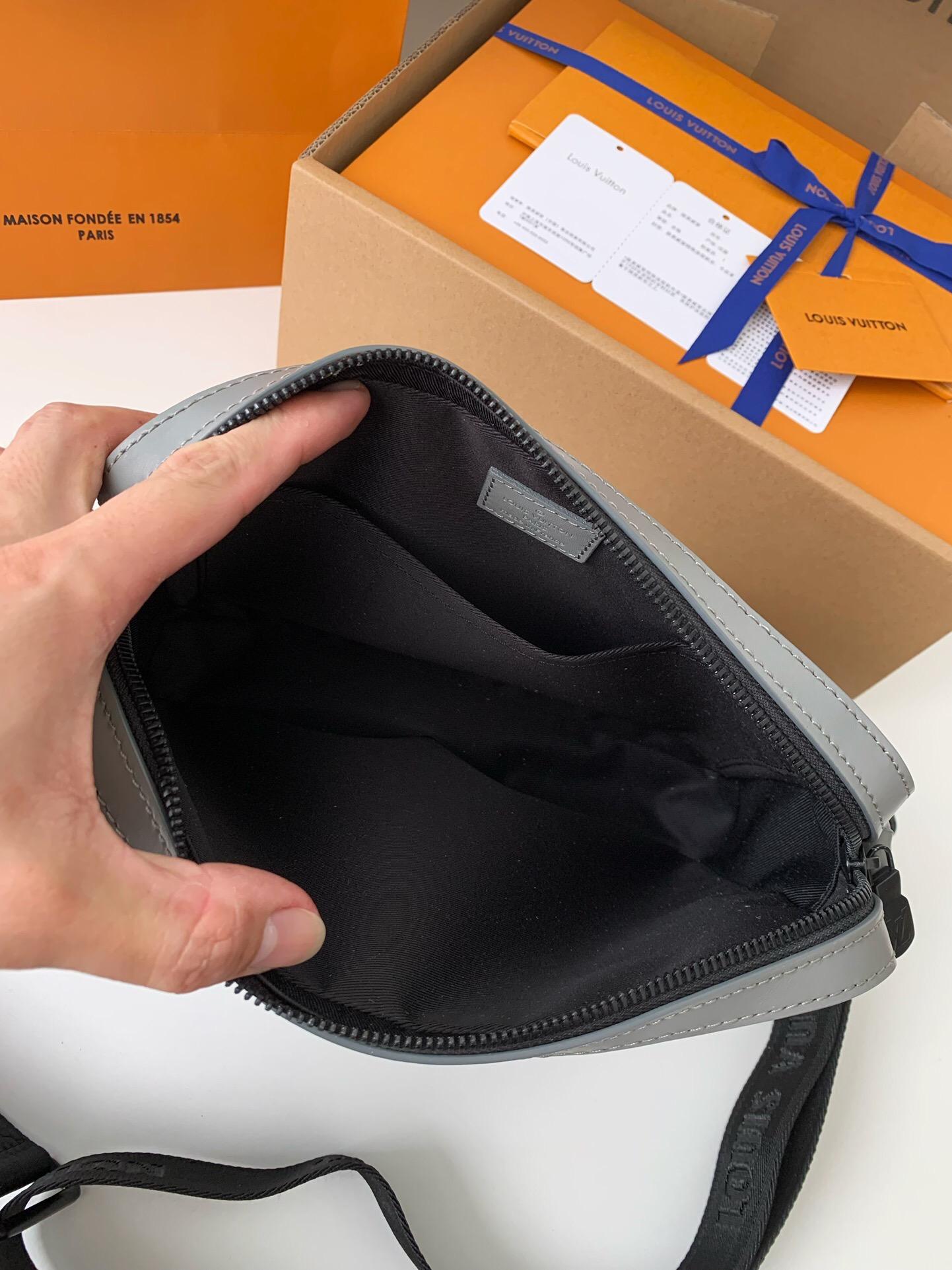 Louis Vuitton Duo Messenger