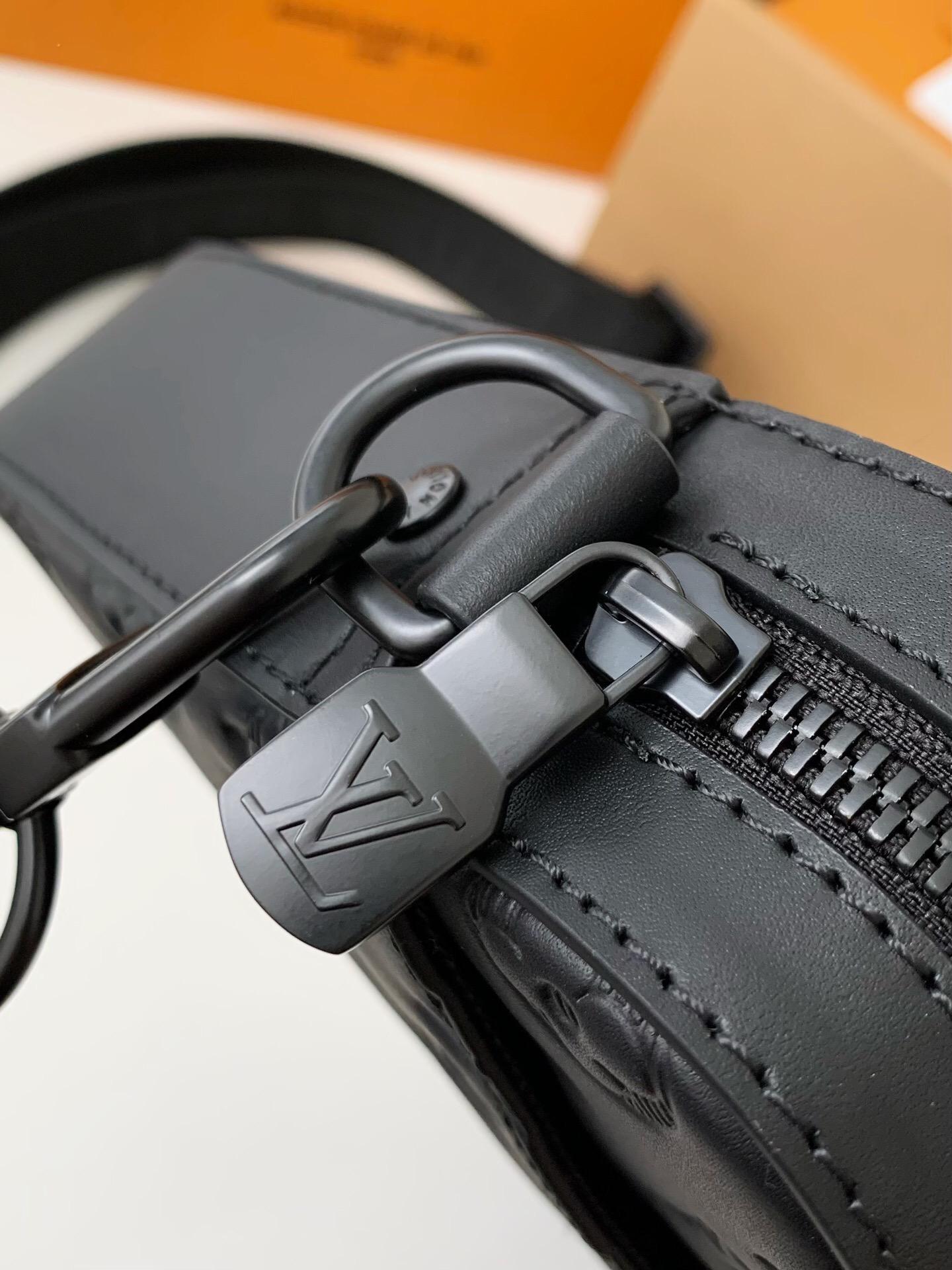 Louis Vuitton Duo Messenger