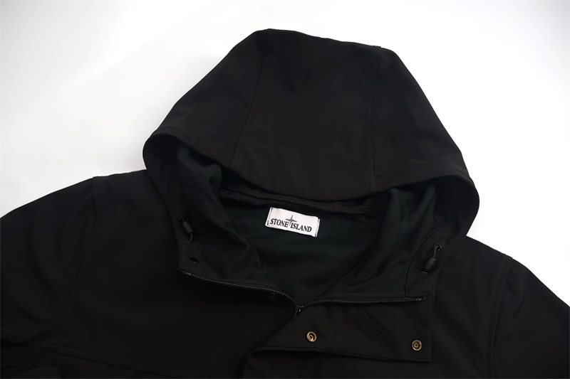 스톤아일랜드 라이트 소프트 쉘-R 후드 자켓