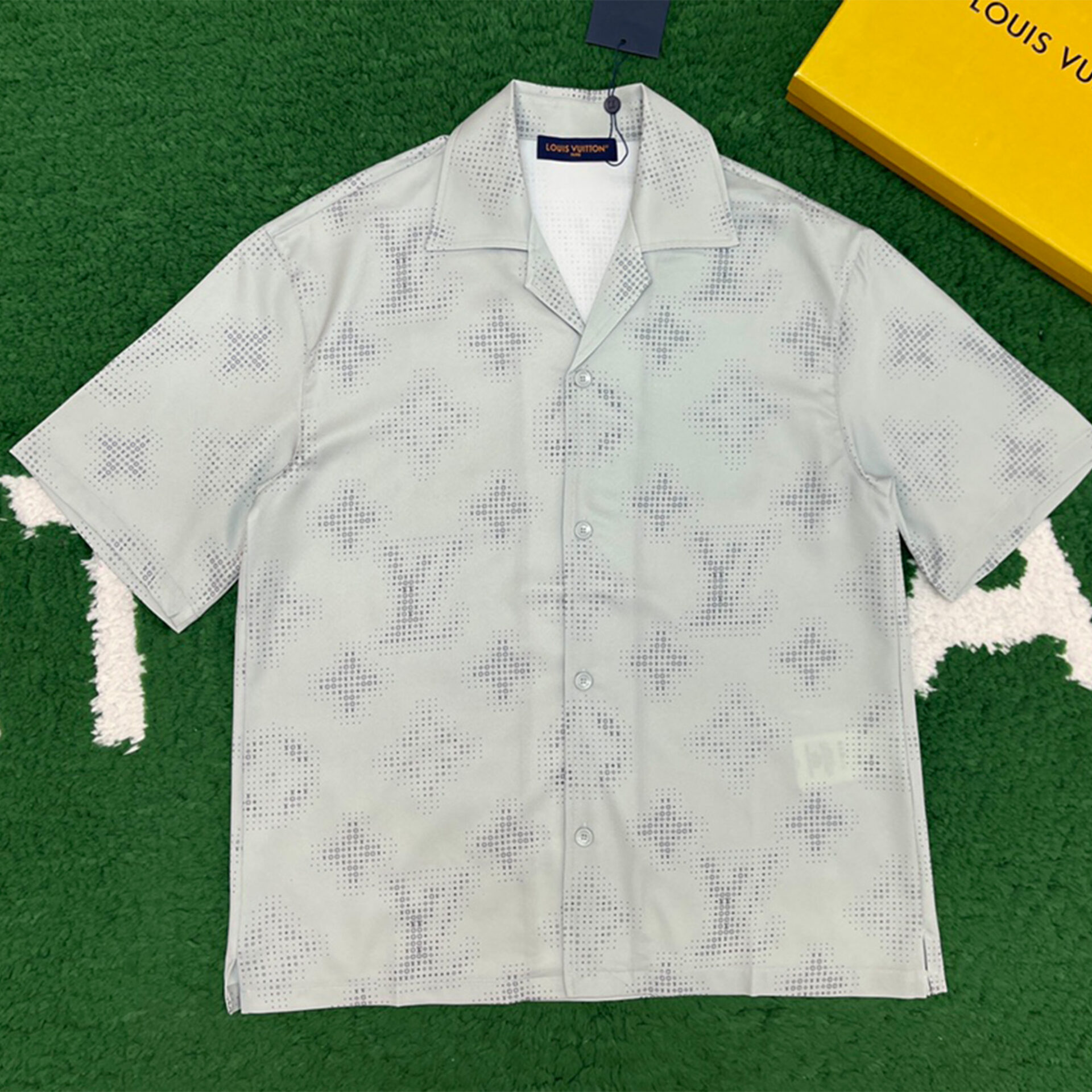 루이비통 24SS 실크 모노그램 쇼트 슬리브 셔츠