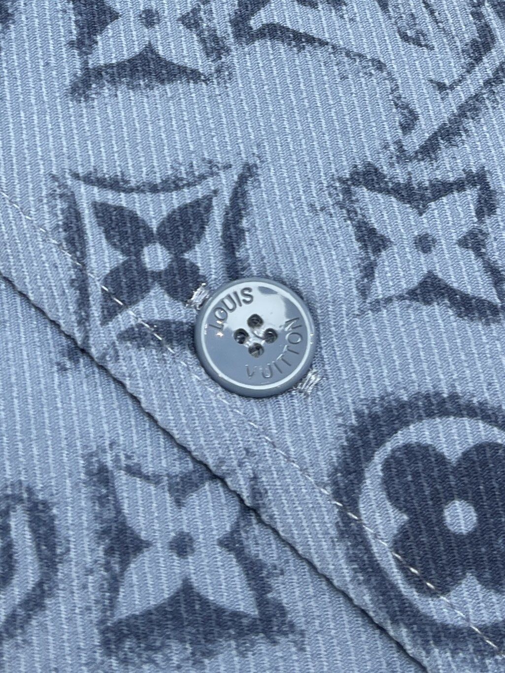루이비통 24SS 실크 모노그램 쇼트 슬리브 셔츠