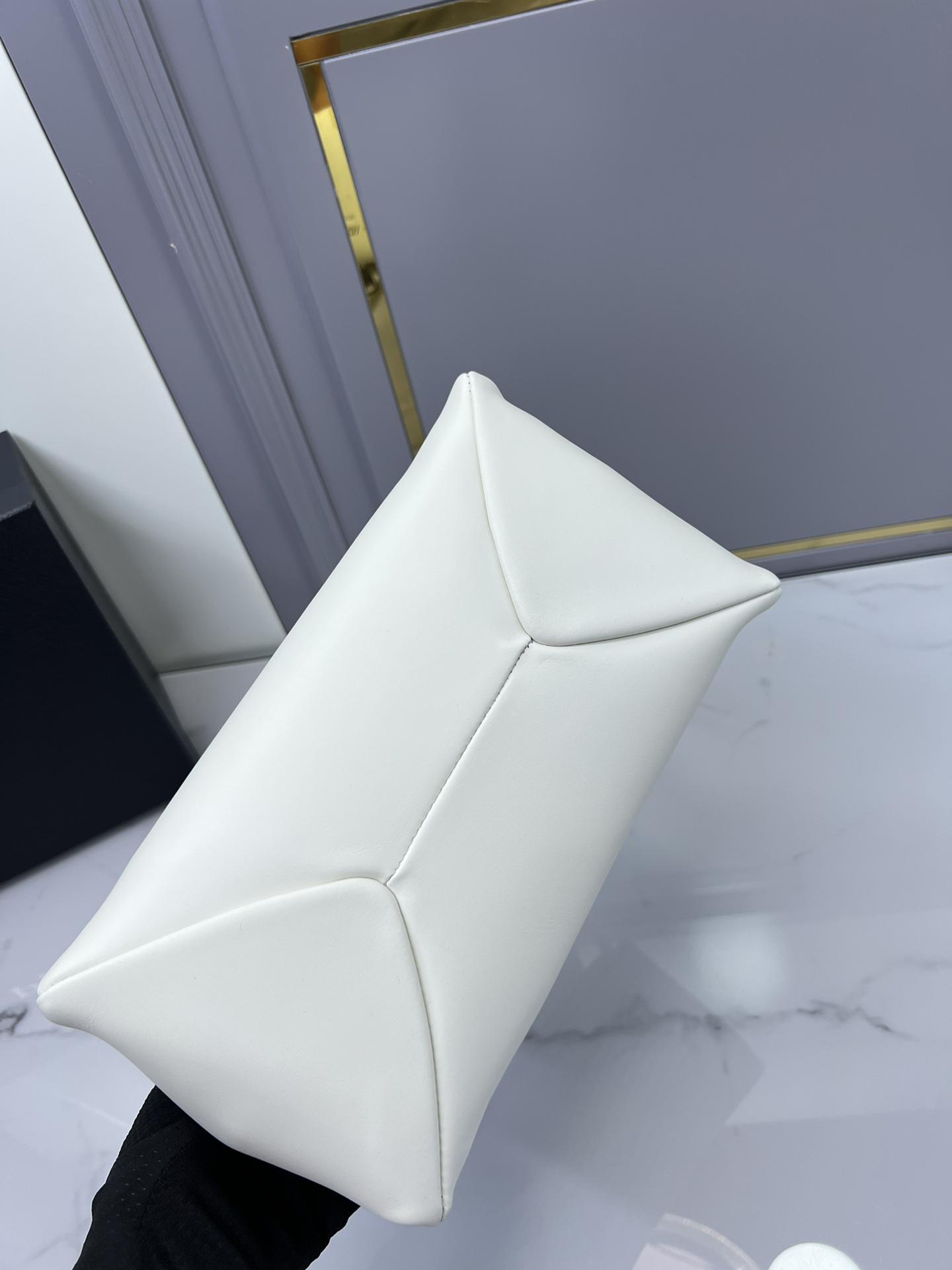 프라다 Leather Mini Bag