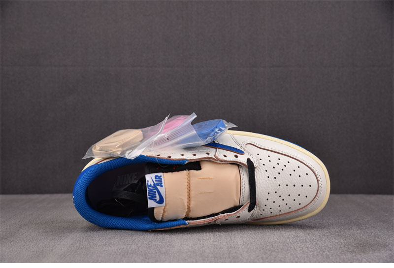 나이키 x 트레비스 스캇 에어조던1 로우 OG SP 밀리터리 블루 DM7866-104