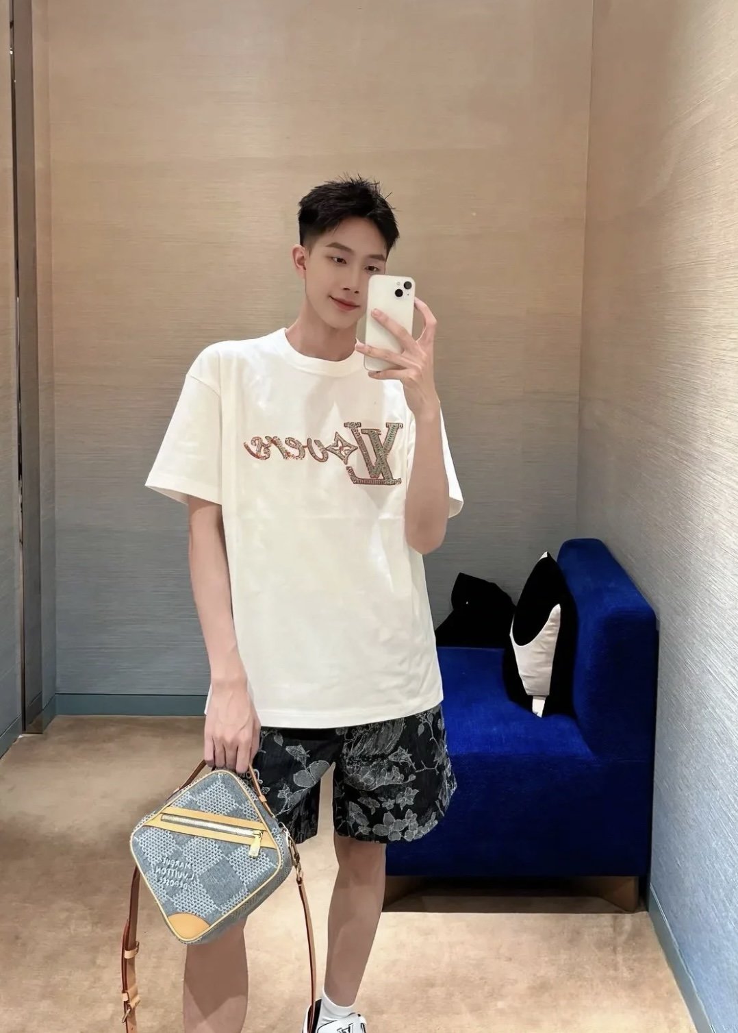 루이비통 비즈 시퀸 LV러버스 시그니처 오가닉 코튼 레귤러핏 반팔 티셔츠