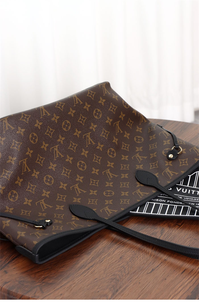 루입비통 네버풀 인사이드 아웃 MM M28351