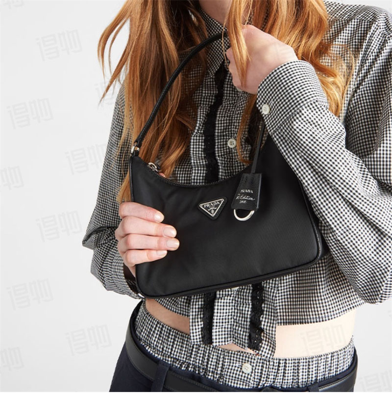 프라다 리에디션 사피아노 리나일론 호보백 1NE204