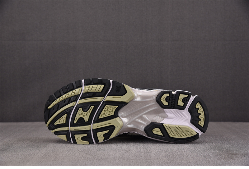 아식스 젤 카야노 14 버치 퓨어 실버 1203A537-200