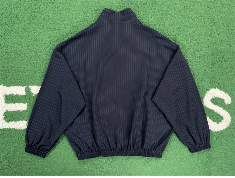 아크네 핀 스트라이프 하이넥 시즌 보우 자수 릴랙스핏 자켓