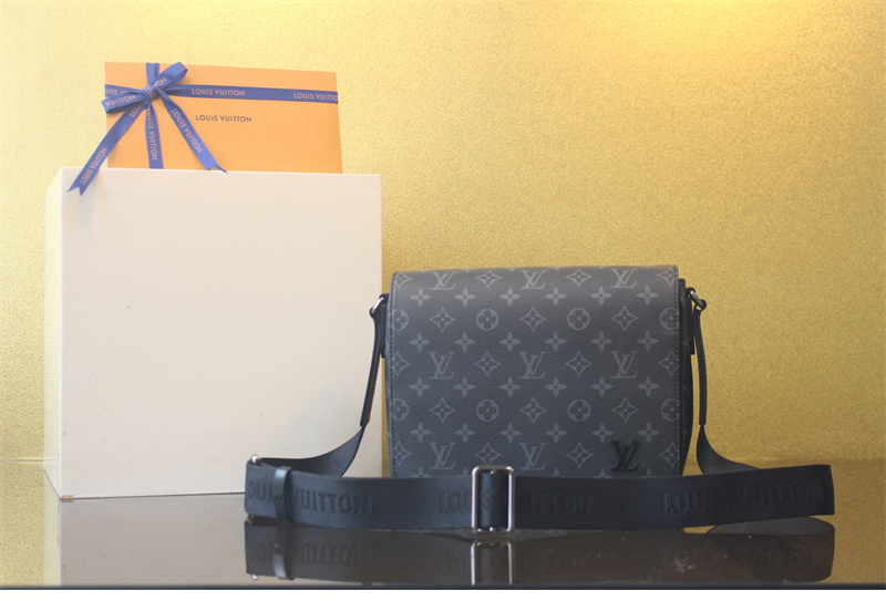 루이비통 디스트릭트 PM 이클립스 모노그램 M46255