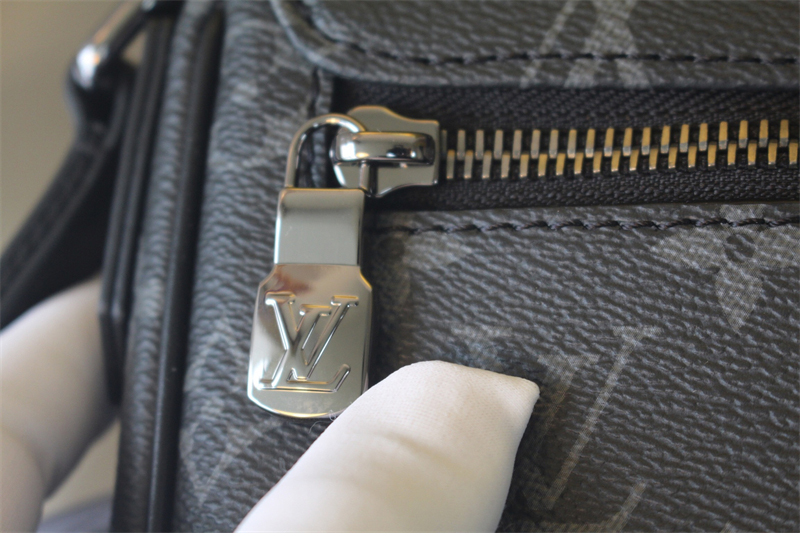 루이비통 디스트릭트 PM 이클립스 모노그램 M46255