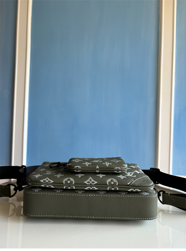 루이비통 트리오 메신저백 그린 쉐도우 모노그램 M12490