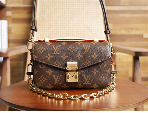 루이비통 모노그램 포쉐트 메티스 이스트 웨스트 M46279