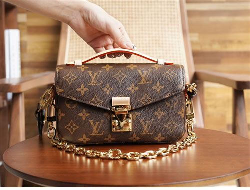 루이비통 모노그램 포쉐트 메티스 이스트 웨스트 M46279