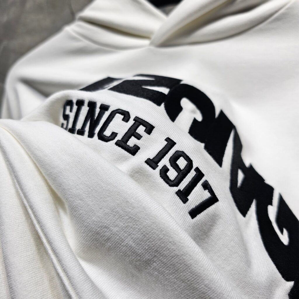 발렌시아가 백 플립 라운드 후드 티셔츠 화이트