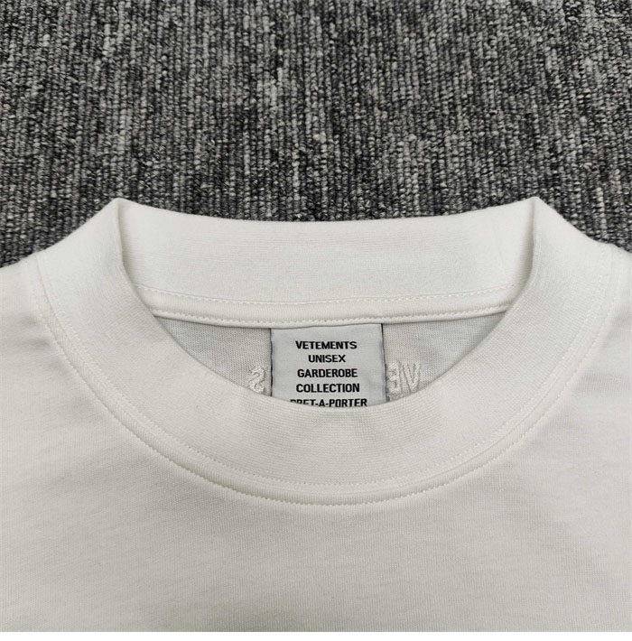 베트멍 ‘U Might Know Me’ 오버사이즈 반팔 티셔츠