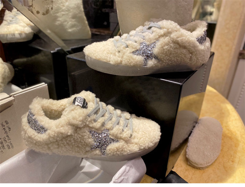 골든구스 슈퍼스타 시어링 패널 글리터 스니커즈