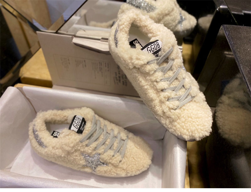 골든구스 슈퍼스타 시어링 패널 글리터 스니커즈