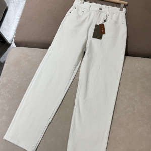 로로피아나 화이트 데님 배기 팬츠