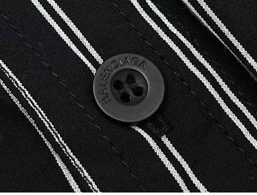 발렌시아가 레이어드 셔츠 V 넥 스웨터 2컬러