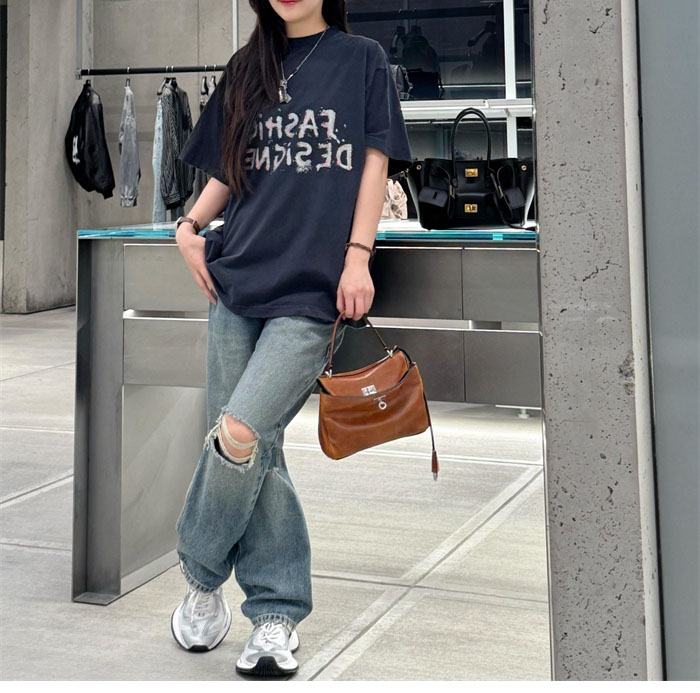 발렌시아가 패션 디자이너 오버사이즈 반팔 티셔츠 2컬러