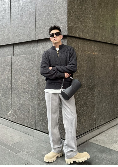 루이비통 빅 모노그램 자카드 울 하프 집업 니트