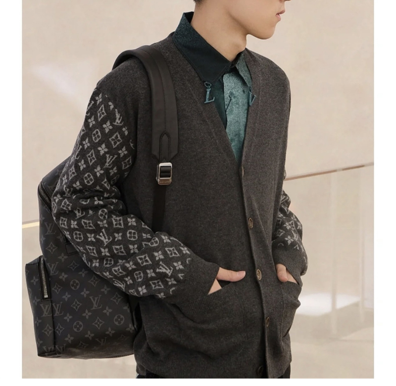루이비통 모노그램 믹스 캐시미어 V넥 가디건
