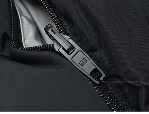 발렌시아가 리버시블 Cocoon 패딩 2컬러