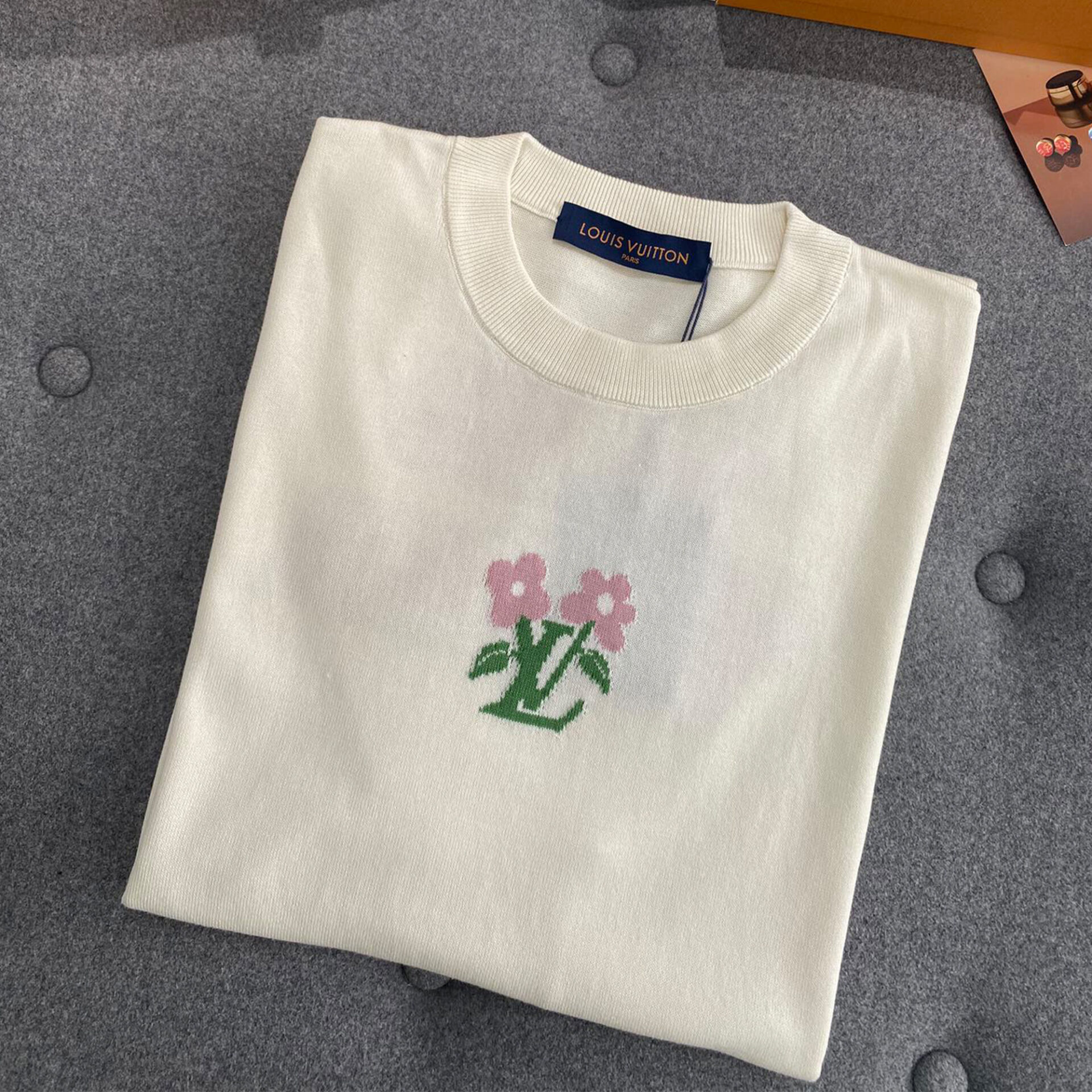 루이비통 X 타일러 블루밍 LV 인따르시아 시그니처 니트 크루넥 반팔 티셔츠
