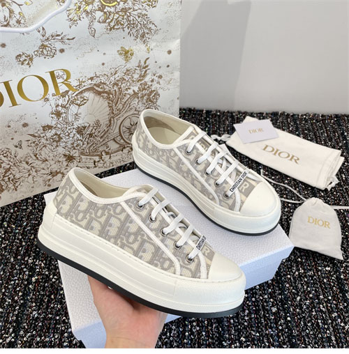 디올 오블리크 자수 스니커즈